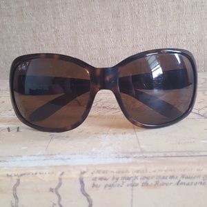 Brown tortoise shell Ray-Ban polarized sunglasses